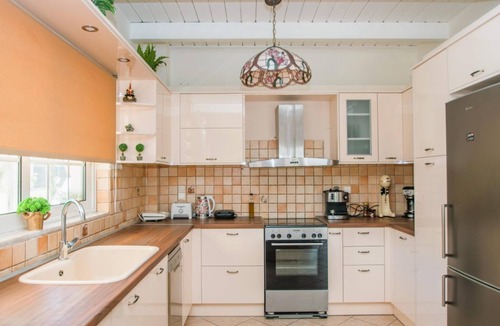 Laganas House | Zante Sunny Villa I – Free Heated Pool, Jacuzzi & Fitness Corner. Pets Welcome!