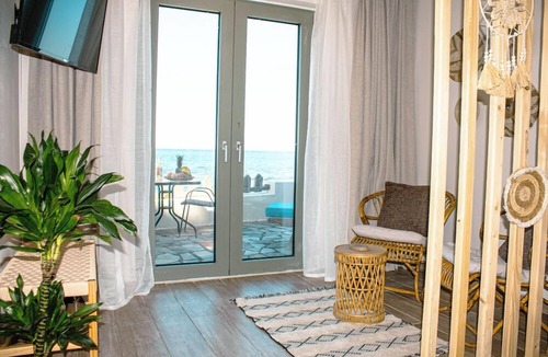 Kokkini Chani House | Zen Beachfront Suite