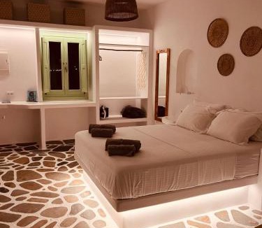 Folegandros Town House | ZIMARAKI Houses