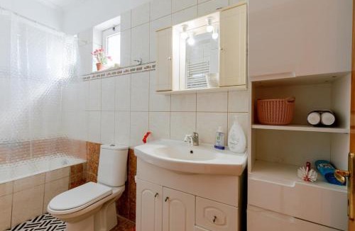 Zipari Apartment | Zipari Oasis Modern Comforts with Stunning Views