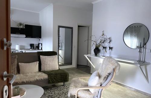 Almopia Apartment | Zoe's House