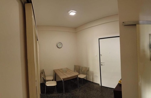 Loutraki Apartment | Zwei-Zimmer-Appartement Loutraki, 80m Fußweg zum Strand und Promenade