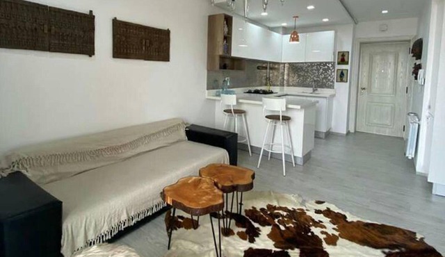 1 Bed Flat - Sleeps 2 - Parking - Wifi