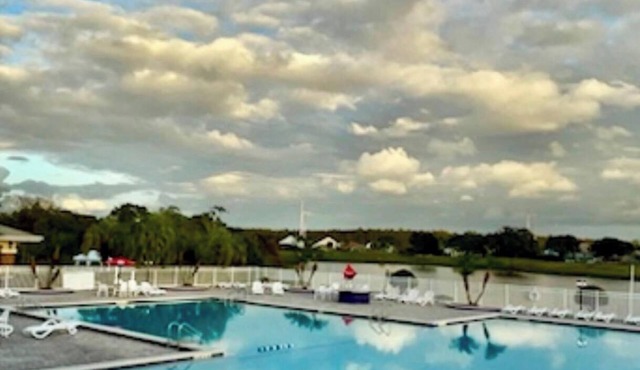 2 Bedroom Condo on golf course community with easy access to Orlando parks in Orlando