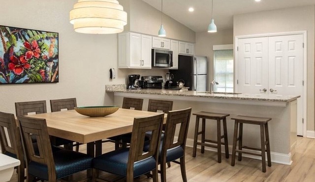 2 Modern and Spacious Units in Kissimmee | Near Disney | Outdoor Pools | Golf| in Kissimmee