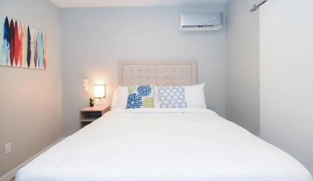 208 Bright 1BDR Downtown Parking WiFi Walk to All in San Diego