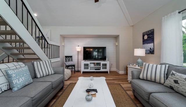 2BR/2BA Spinnaker! Great Beach Location! Amenity access included! Pet Friendly! in Johns Island