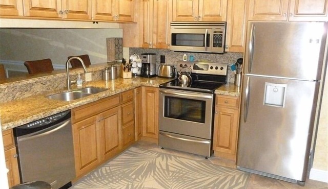 2BR Comfortable Condo with Easy Beach Access in Jupiter