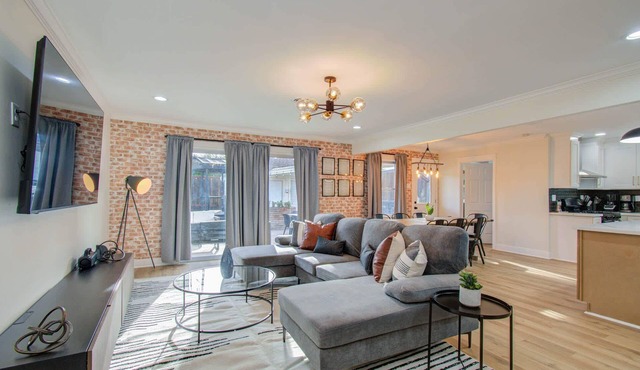 4-BD Central Location w Pool, Patio, Firepit in Houston