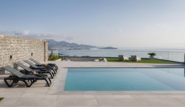 4 Bedroom Luxury Villa