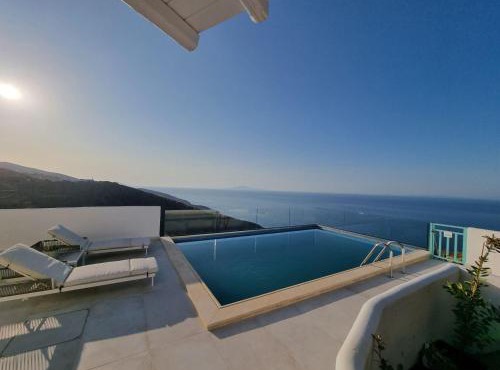 65 Stairs Τo Ηeaven Private Pool