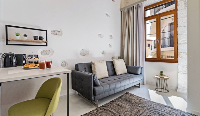 A charming hotel in the heart of Rethymno’s Old Town,for a relaxing , warm stay.