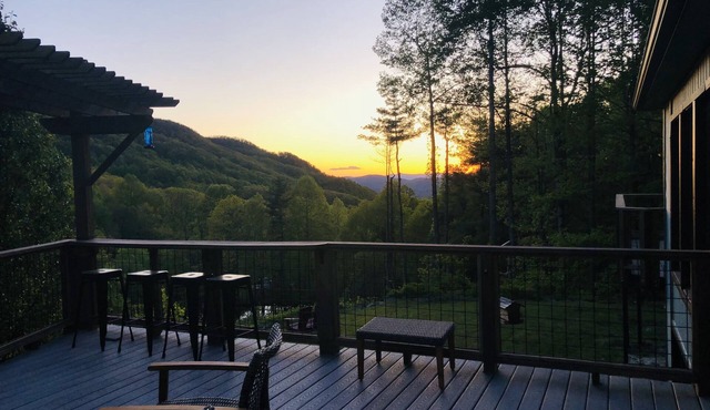 Above Asheville! Only 12 miles from Asheville but a world away! in Fairview