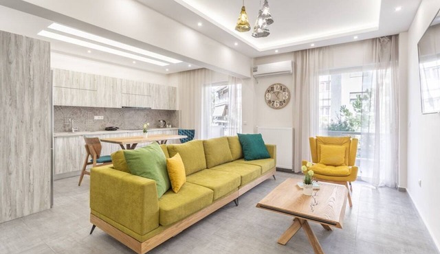 Afroditi Suite - Spacious apt, central & safe!