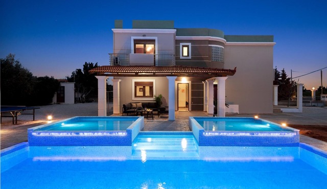 Aileen Villa with Private Pool