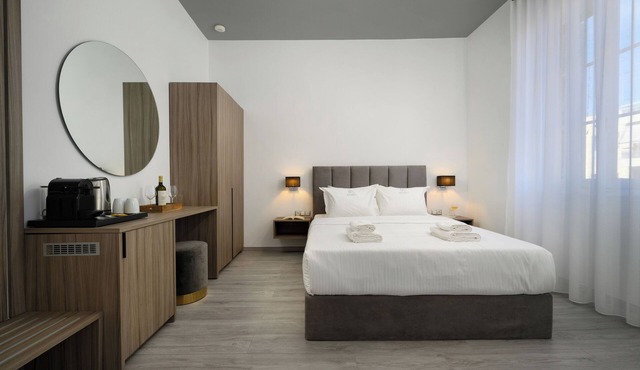 Amalphi Corfu City Living by Konnect - Deluxe Suite Amalia