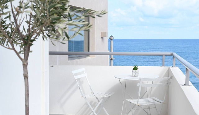 Ammos Suite, Griechenland