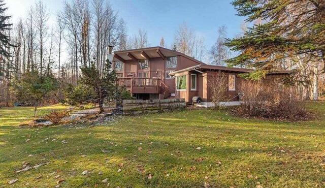 Anchorage Escape | 3-Acre Oasis | Stream Side in Anchorage