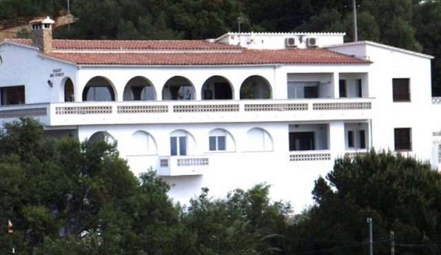 APAR E IN A QUIET RESIDENCE in Roses
