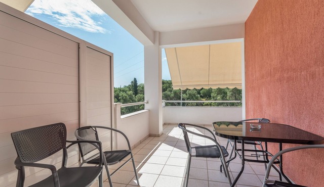 Apartment '2 Bedroom with Sea View 7' with Sea View, Wi-Fi and Air Conditioning