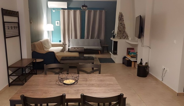 Apartment 'Aegina Luxury' with Mountain View, Wi-Fi and Air Conditioning