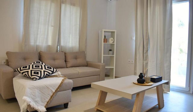 Apartment 'La Casa Di Leone - Gio' with Shared Terrace, Wi-Fi and Air Conditioning