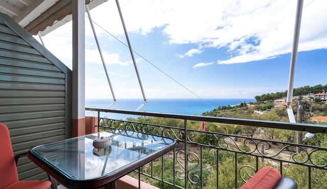 Apartment 'Nontas Home 33' with Sea View, Wi-Fi and Air Conditioning in Kalamitsi
