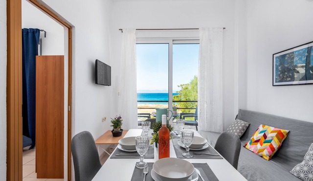 Apartment 'Sea Ixia Ialisos' with Private Garden, Wi-Fi and Air Conditioning in Ialisos