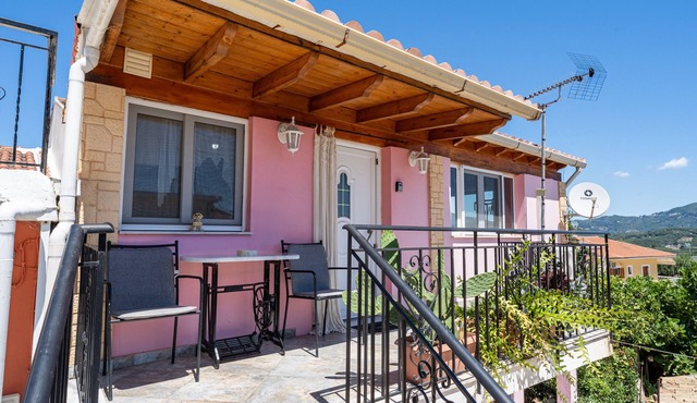 Apartment 'Viola' with Mountain View, Wi-Fi and Air Conditioning