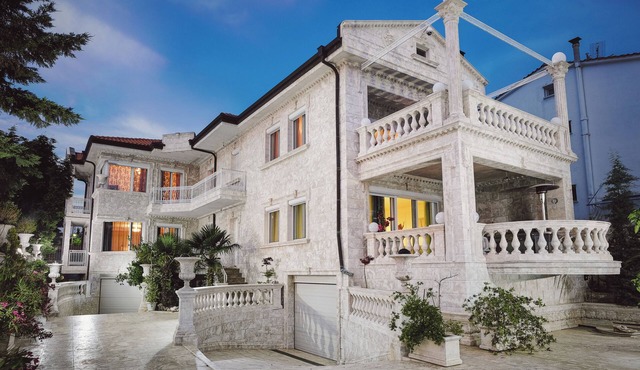 ARURA SUPER LUXURY VILLA, GERAKINI, GREECE, 30 METERS FROM THE AEGEAN SEA
