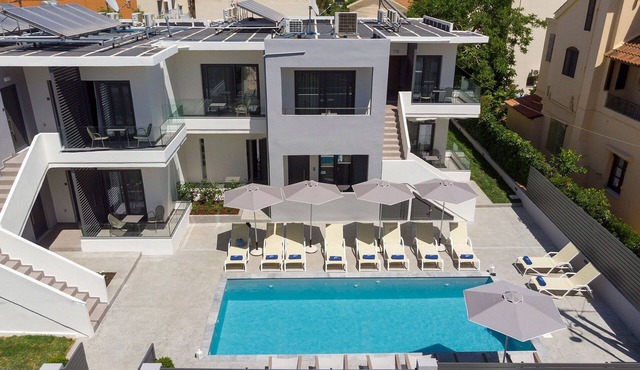 Athina Suites | A 2BD chic apartment w/shared pool