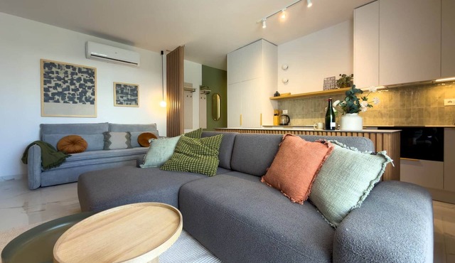 "Avocado Studio" – Adults Only (+16) in Sarandë