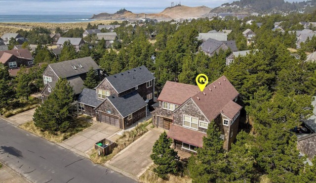 Beachcomber Cottage · Close to Beach, Family Friendly, Open Layout in Pacific City