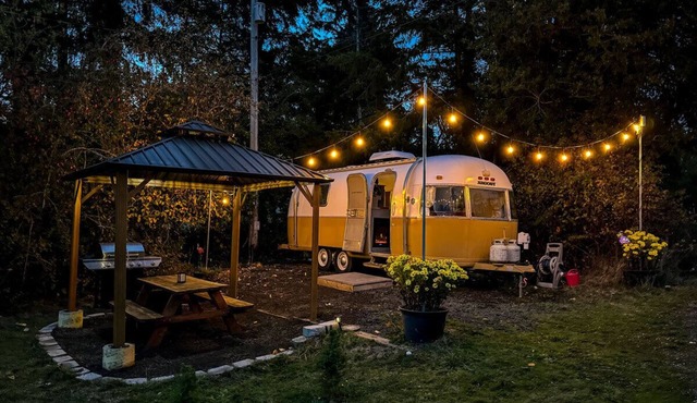 Beachfront Steampunk Airstream, Cosy Year-Round Glamping on the Kitsap Peninsula in Bremerton