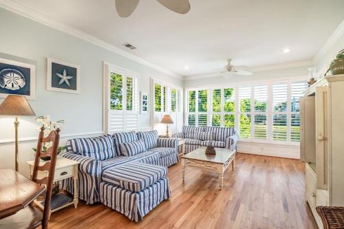 Beautiful 2BR 2BA Lakeside Villa with Lake Views in Pawleys Island