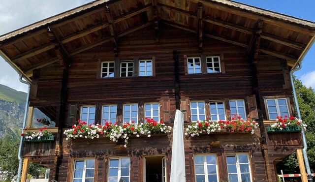 Beautiful apartment for 4 guests with WIFI, TV and balcony in Lenk