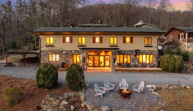 Beautiful mountain home near Asheville, Lake Lure and Chimney Rock area in Gerton