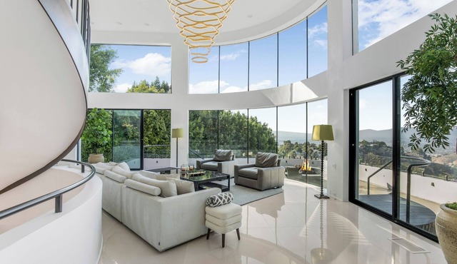 Bel Air Yacht Mansion - Bel Air Mansion Designed by World Renowned Architect in Los Angeles