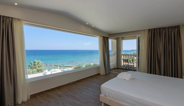 Belussi Beach Hotel & Suites
