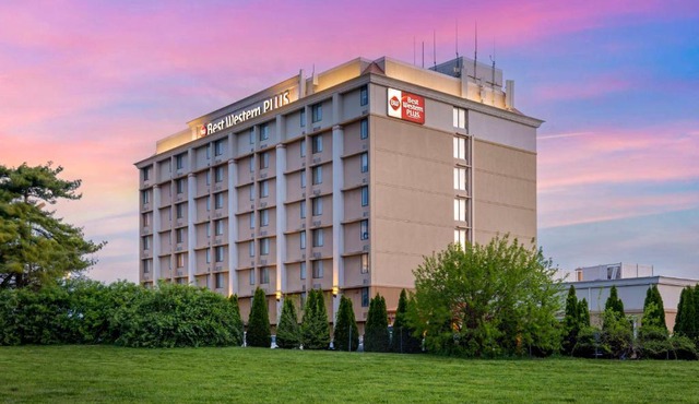 Best Western Plus The Charles Hotel in St. Charles