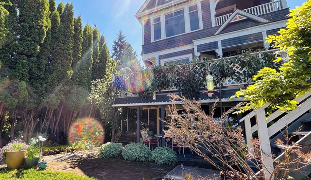 Blue Heron Manor: Historic charm centrally located in Seattle