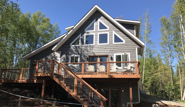 Built in 2021. Beautiful Wooded Lot. Minutes to Kenai, Soldotna & Kasiloff. in Soldotna