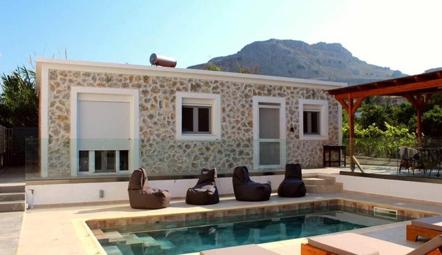 Casa Nikolou Stegna