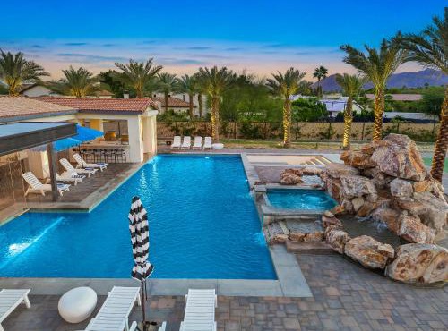 Chateau Giraffe, a Unique Luxurious Estate in Bermuda Dunes