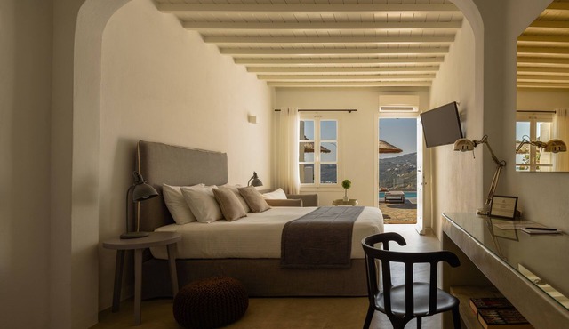 Cova Mykonos Suites