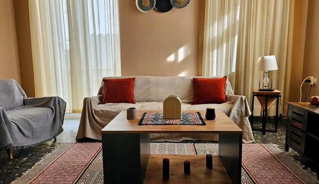 Cozy Traditional Stone House - 8 Min to Sandy Beach - Free Parking