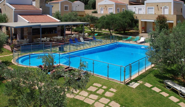 Cozy Villa with Swimming Pool Near the Sea