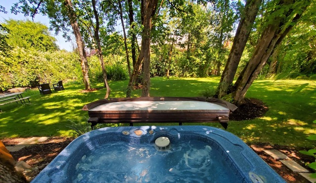 Creekside Escape-Close to UO*Hottub*Wineries* in Creswell