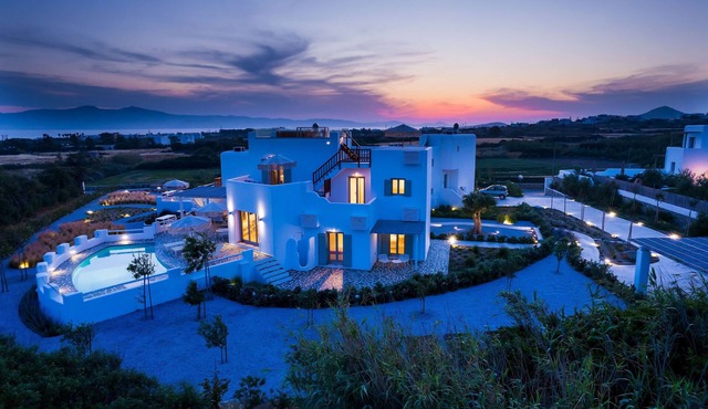 Cycladic inspired luxury villa with private pool and rooftop hottub in Plaka in Naxos