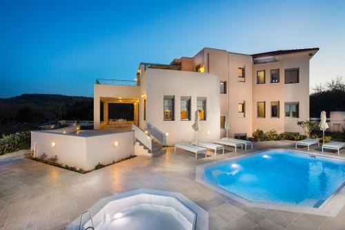 Deluxe Villa Ianthos - Outdoor Hot Tub & Kids Pool in Gállos